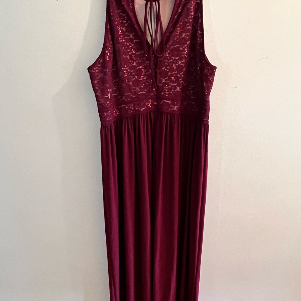 Elegant Burgundy Lace Formal Dress